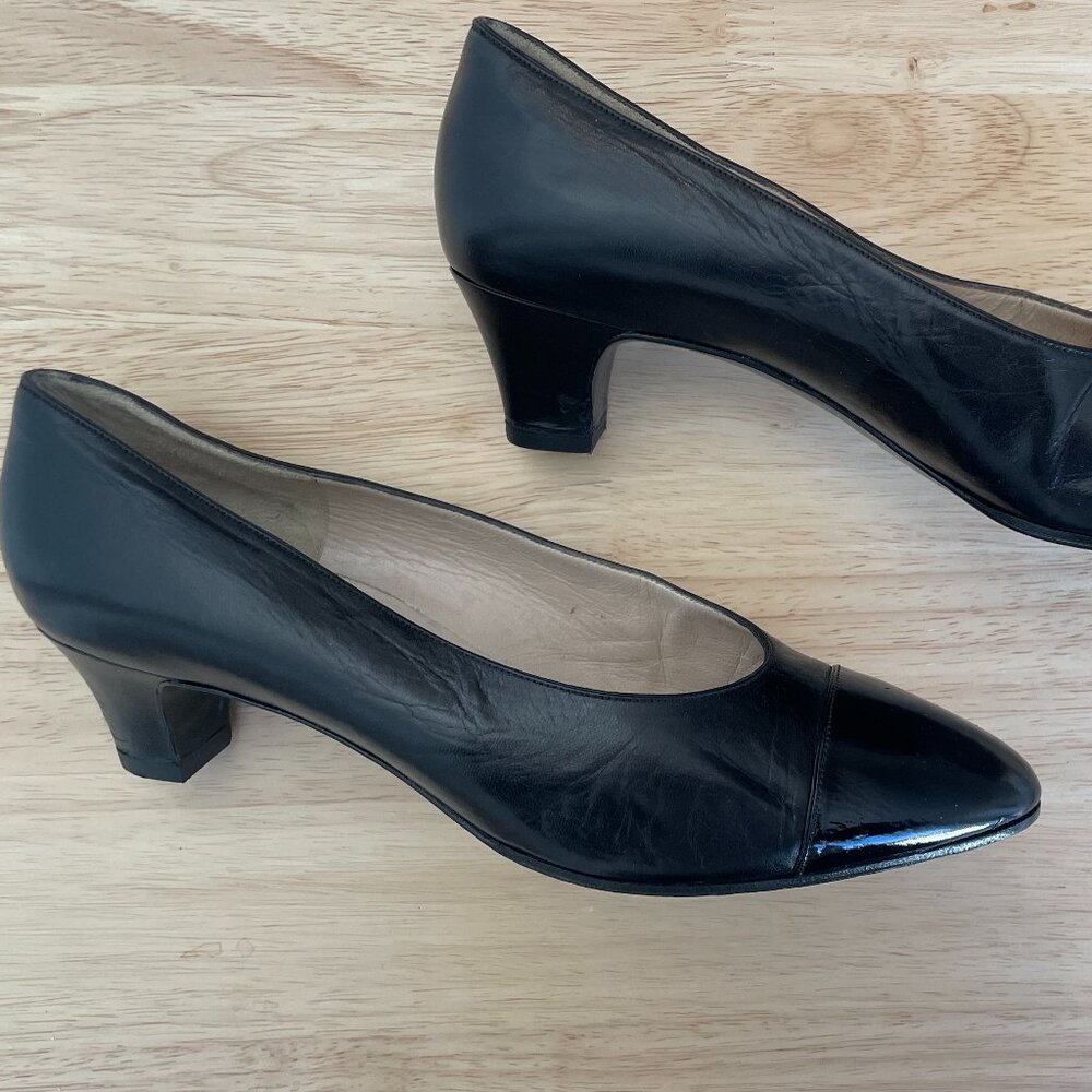 Vintage Chanel Black Leather Cap Toe Pumps - Size 38 - Picture 4 of 9
